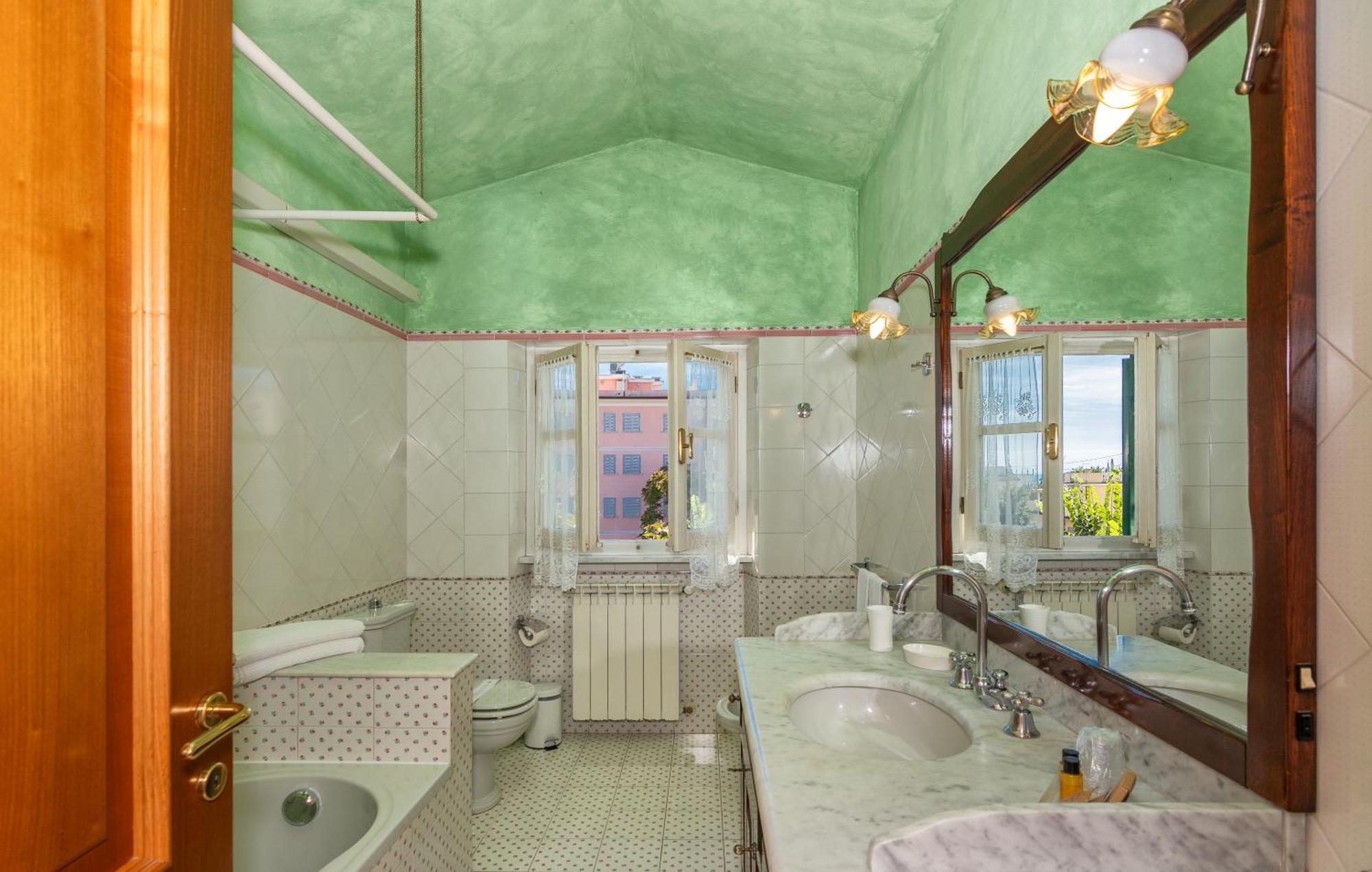 Hotel Eura Марина ди Маса Екстериор снимка