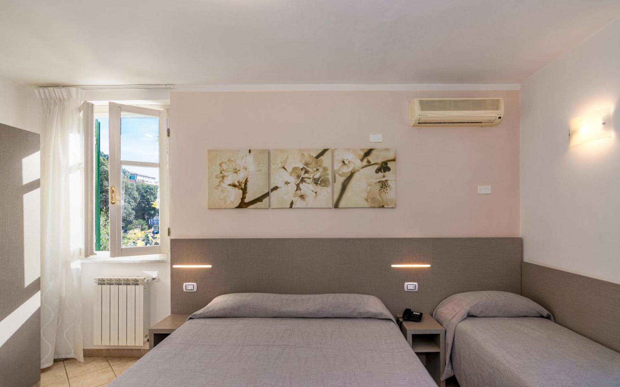 Hotel Eura Марина ди Маса Екстериор снимка