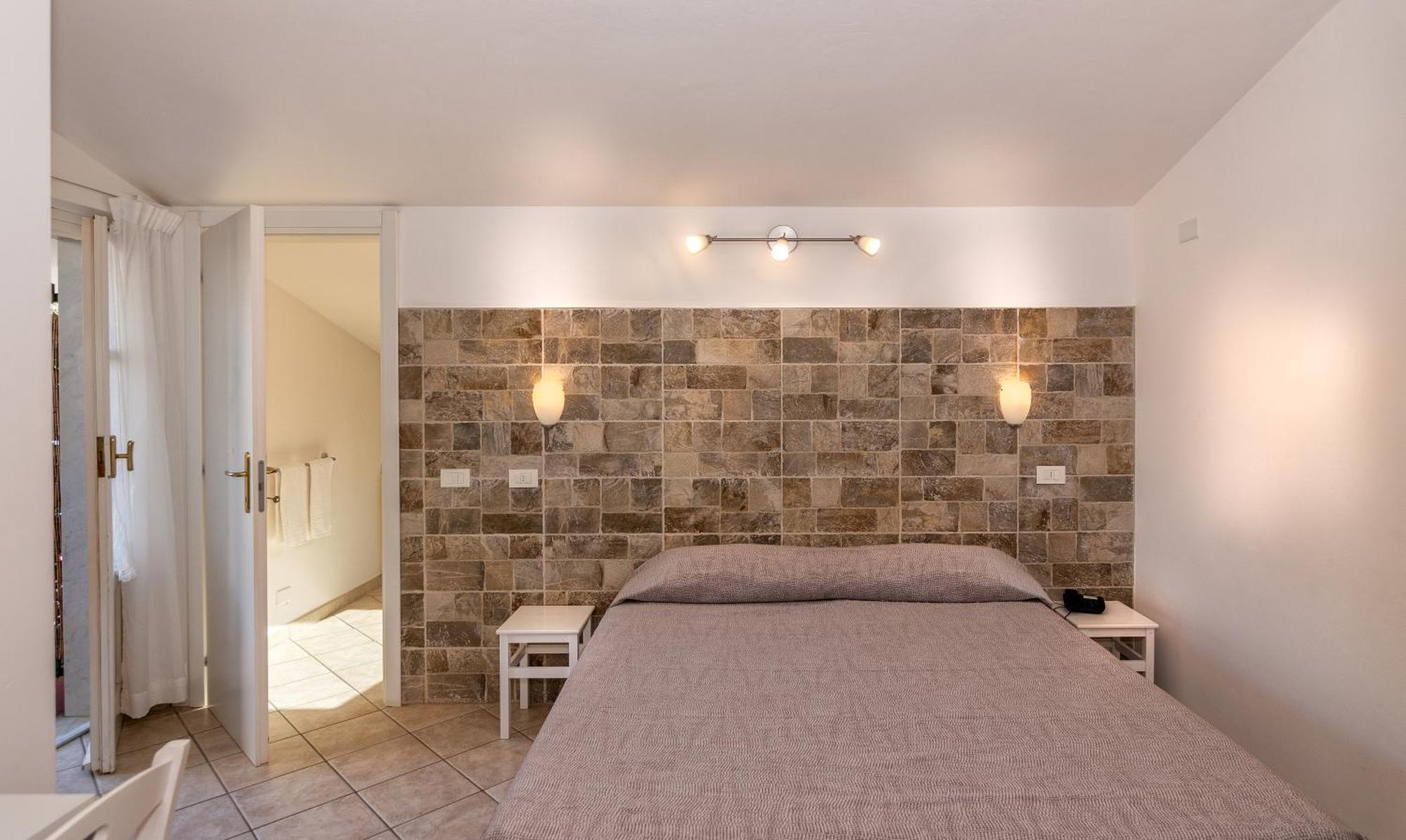 Hotel Eura Марина ди Маса Екстериор снимка