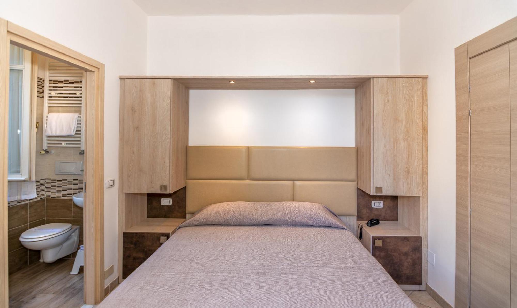 Hotel Eura Марина ди Маса Екстериор снимка