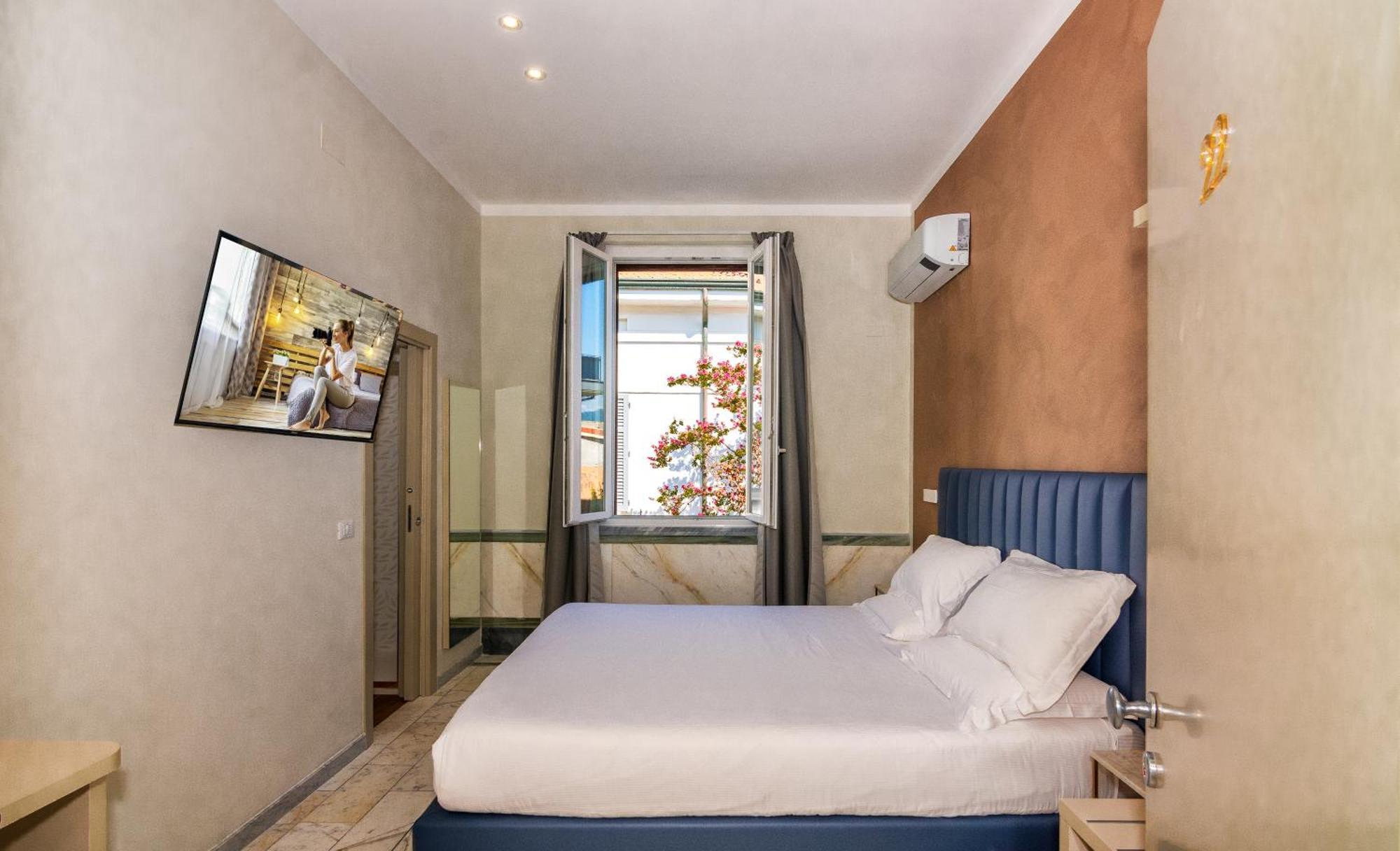 Hotel Eura Марина ди Маса Екстериор снимка